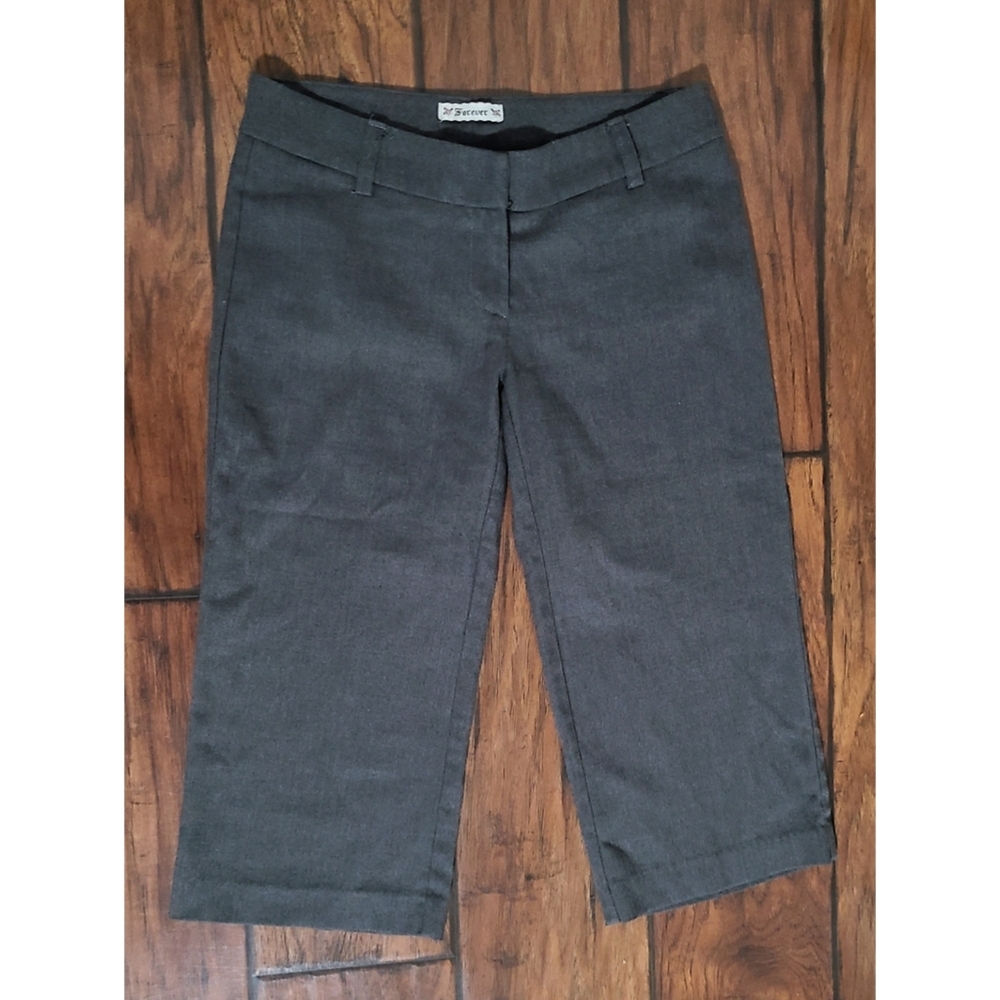 Juniors XS Dark Grey Capris